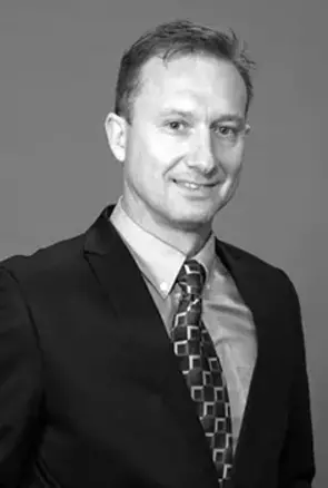 Waldi Niburski, Waterdown, Real Estate Agent
